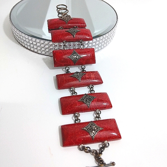 Vintage & Divine STERLING SILVER & APPLE CORAL Bracelet - Picture 2 of 5
